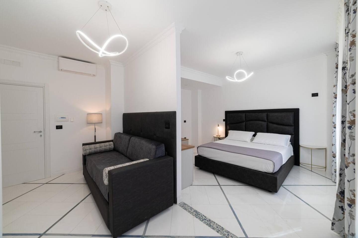 Apartments Hotel Real Suite Napoli Chiaia Mergellina Exterior photo