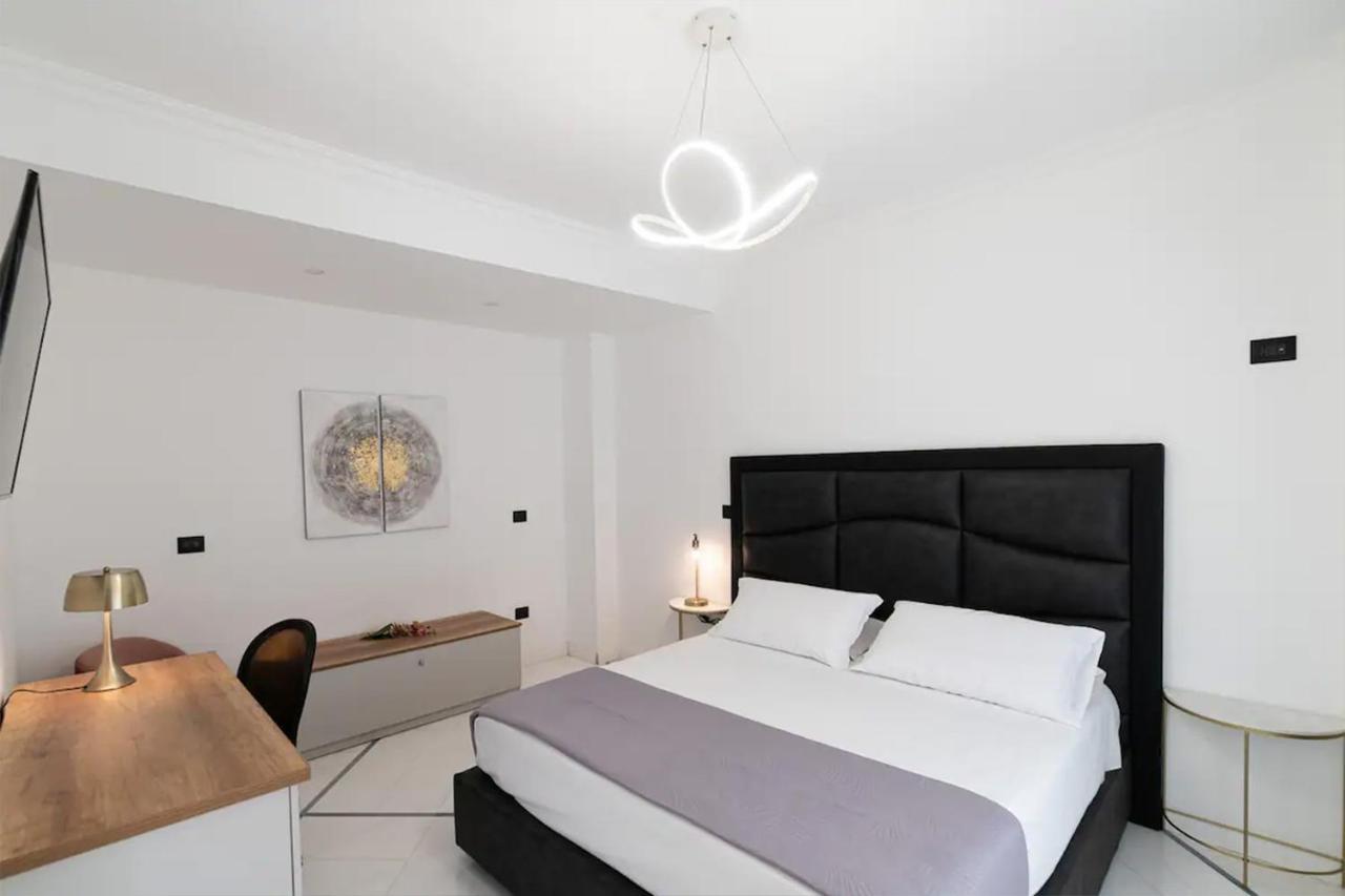Apartments Hotel Real Suite Napoli Chiaia Mergellina Exterior photo