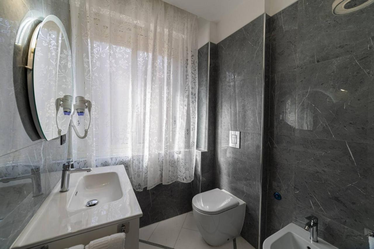 Apartments Hotel Real Suite Napoli Chiaia Mergellina Exterior photo