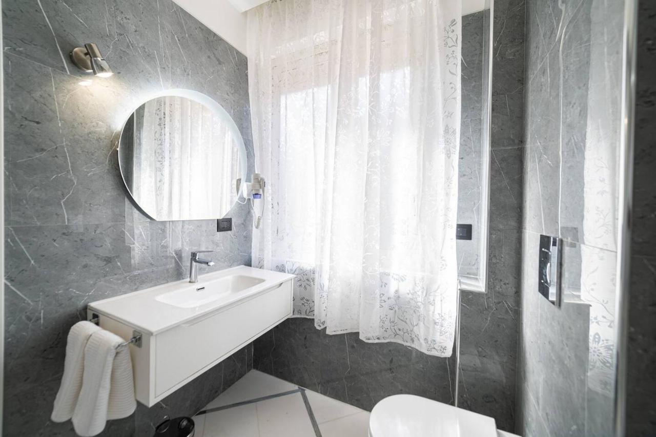Apartments Hotel Real Suite Napoli Chiaia Mergellina Exterior photo