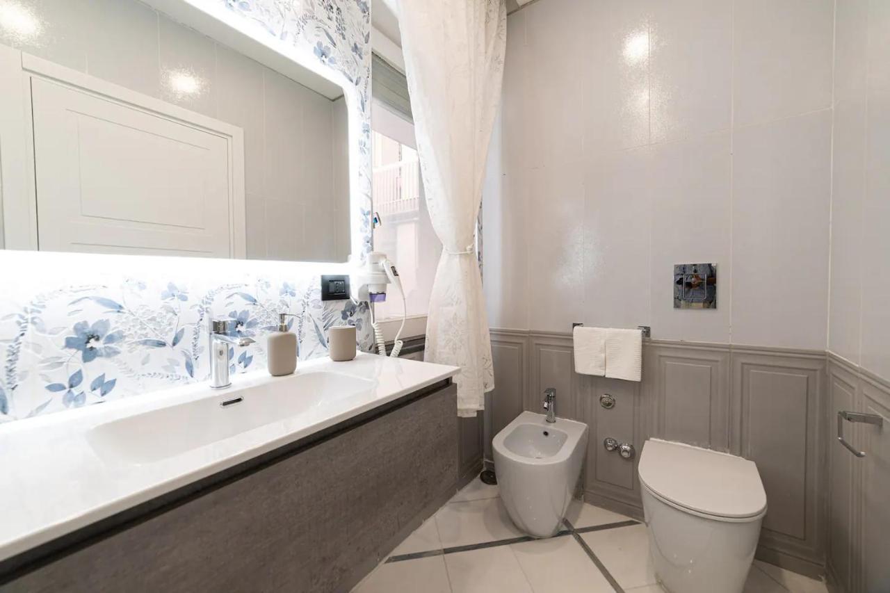 Apartments Hotel Real Suite Napoli Chiaia Mergellina Exterior photo