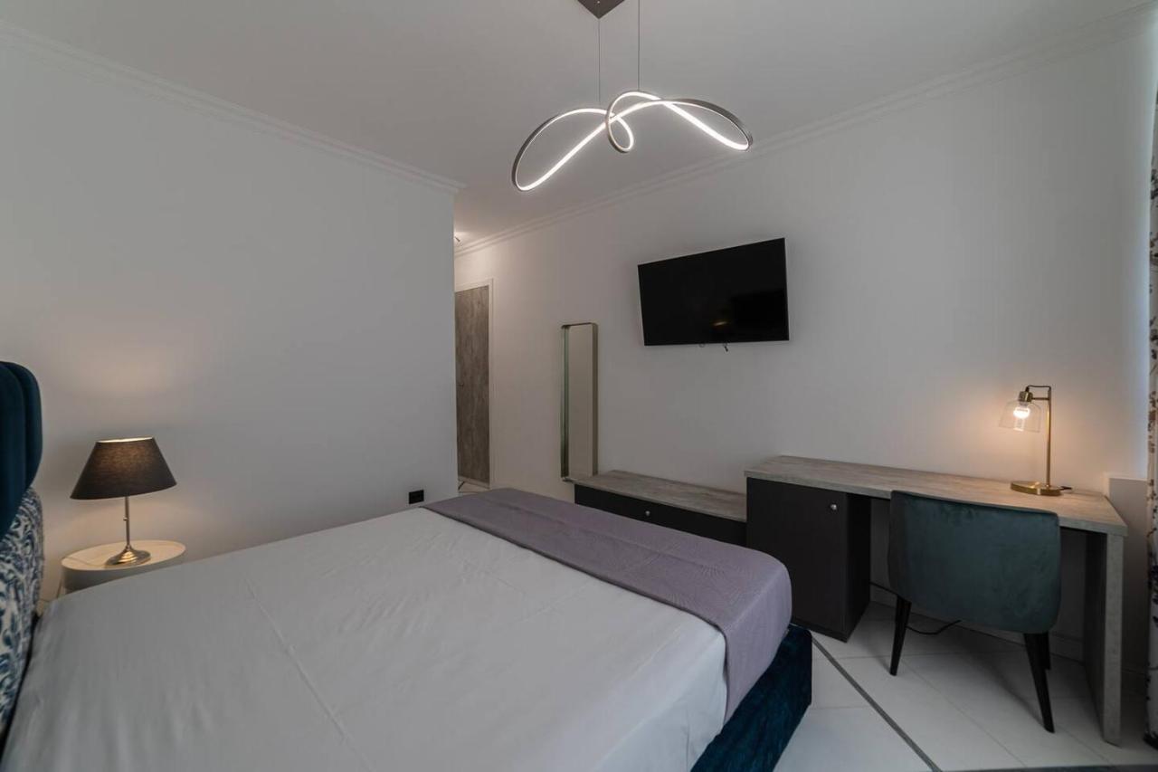 Apartments Hotel Real Suite Napoli Chiaia Mergellina Exterior photo