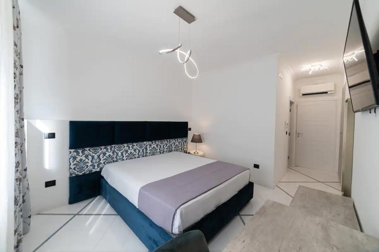 Apartments Hotel Real Suite Napoli Chiaia Mergellina Exterior photo